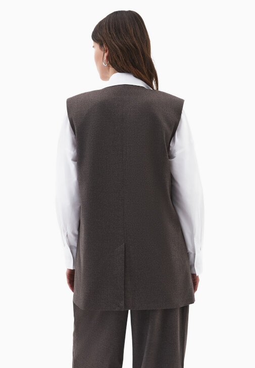 V Yaka Yelek ve Yüksek Bel Pantolon Kombini