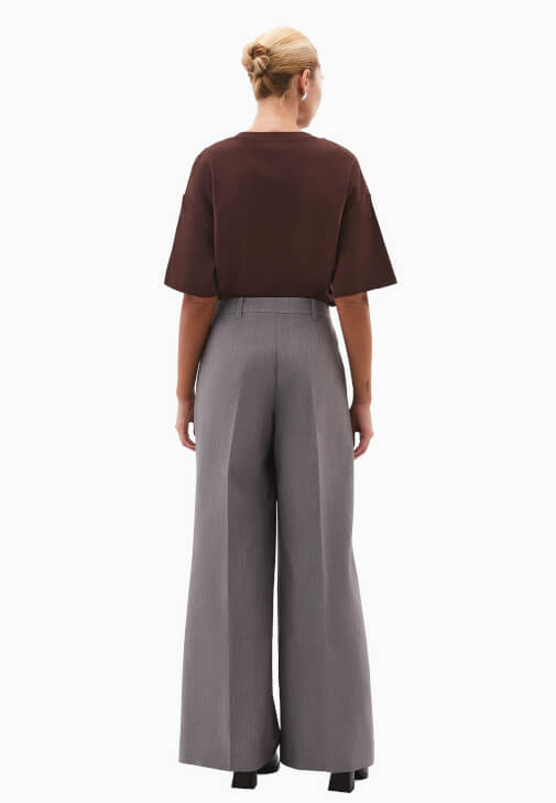 Straight-Fit Pantolon ve Crop Ceket Kombini