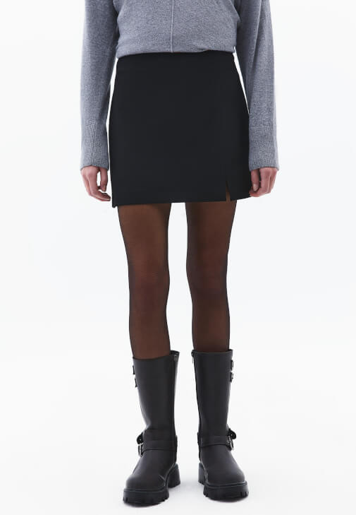 Şort Etek ve Süet Bomber Ceket Kombini