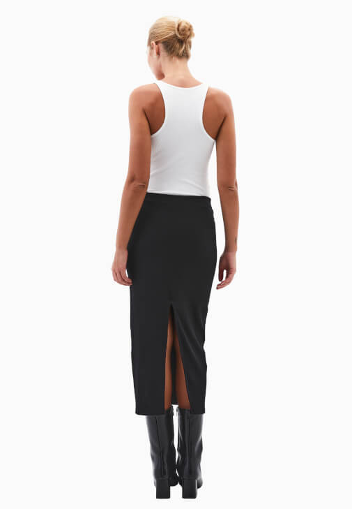 Yırtmaçlı Etek ve Crop Hırka Kombini