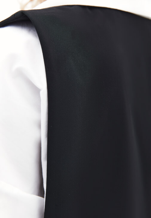 Toka Detaylı Yelek ve Pantolon Kombini