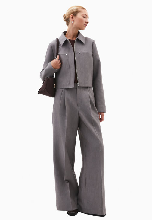  Crop Ceket ve Straight-Fit Pantolon Kombini