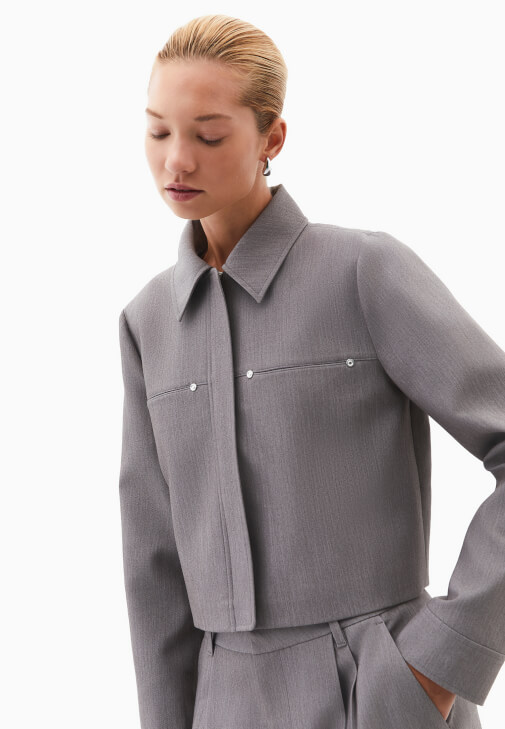 Crop Ceket ve Straight-Fit Pantolon Kombini