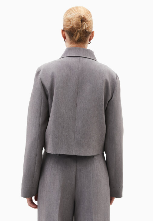 Crop Ceket ve Straight-Fit Pantolon Kombini