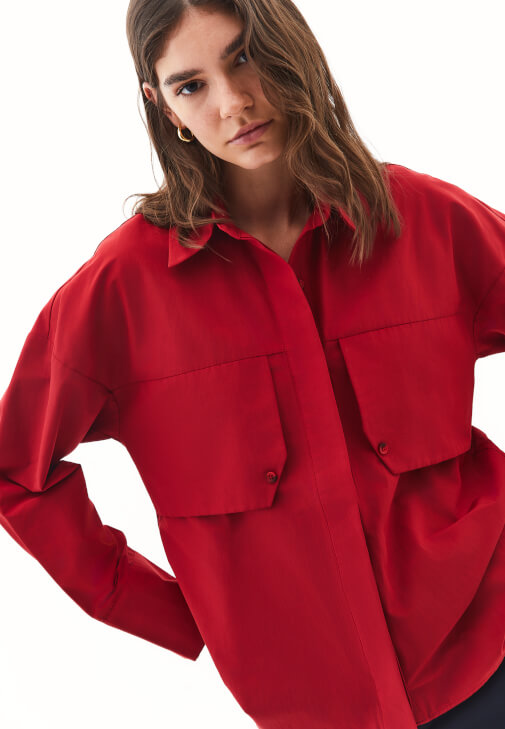 Cepli Oversize Gömlek ve Flare Pantolon Kombini