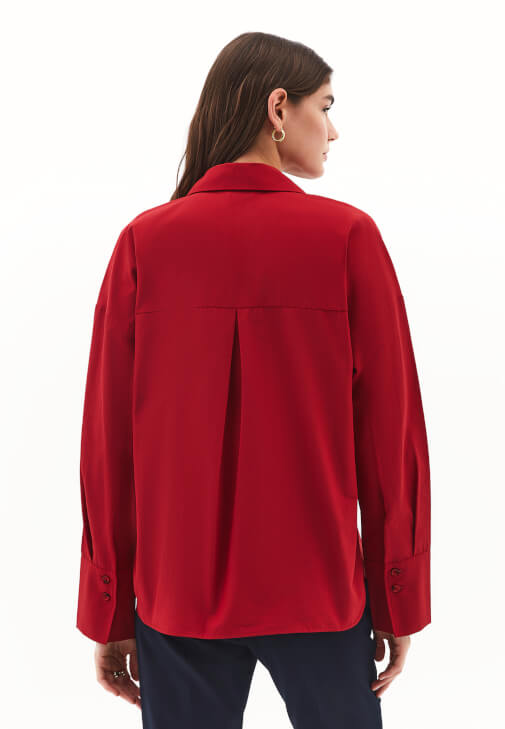 Cepli Oversize Gömlek ve Flare Pantolon Kombini