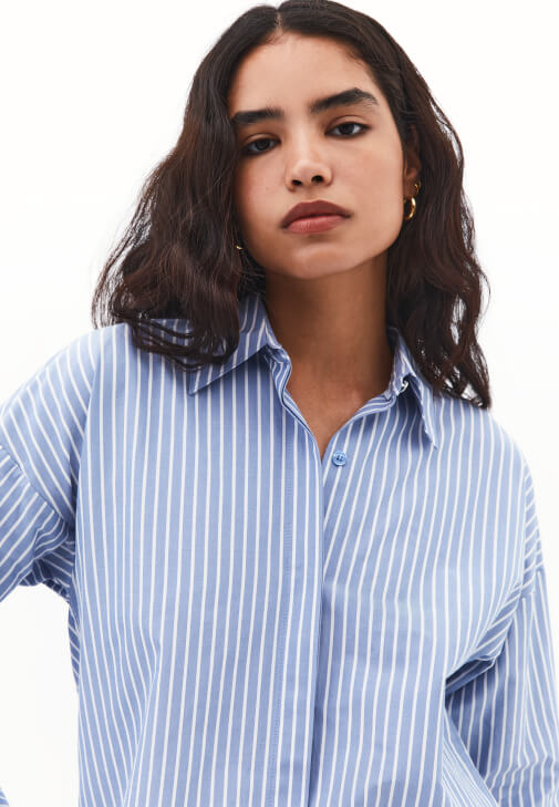 Poplin Gömlek ve Keten Karışımlı Şort Kombini