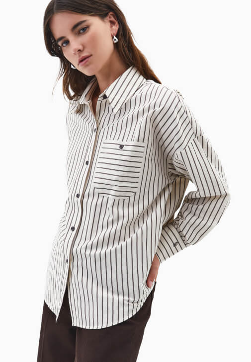 Çizgili Gömlek ve Wide-Leg Denim Kombini