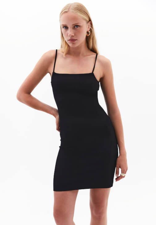 Mini Elbise ve Tokalı Ayakkabı Kombini