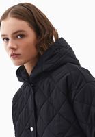 Bayan Siyah Kapüşonlu Kapitone Mont