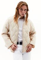 Bayan Bej Loose-Fit Kapitoneli Mont