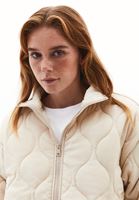 Bayan Bej Loose-Fit Kapitoneli Mont