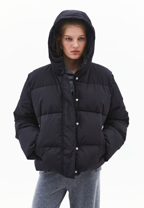 Siyah Kapitone Detaylı Puf Mont