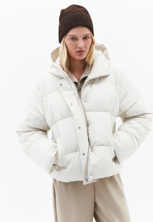 Krem Kapitone Detaylı Puf Mont