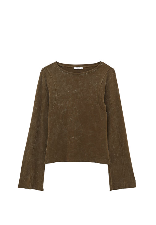 Yıkamalı Tişört ve Denim Pantolon Kombini