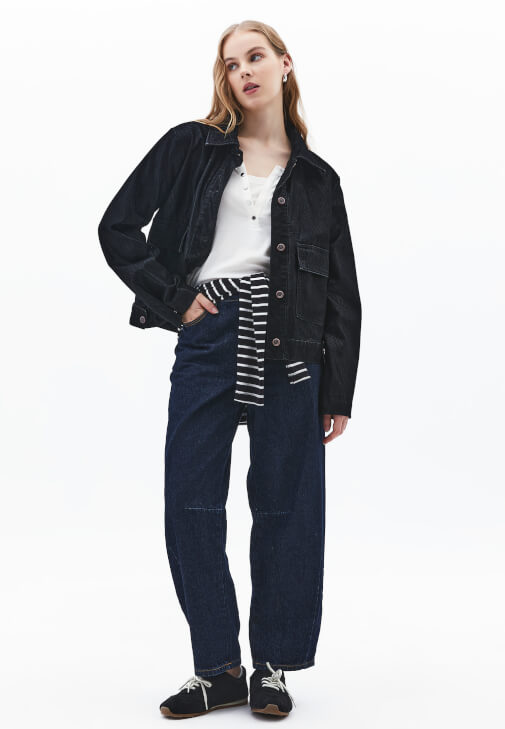 Pamuklu Düğmeli Tişört ve Pantolon Kombini