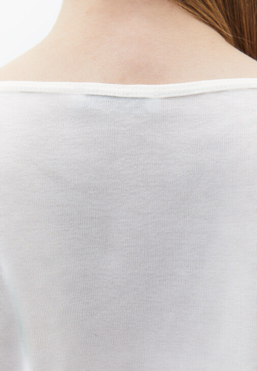 Pamuklu Düğmeli Tişört ve Pantolon Kombini