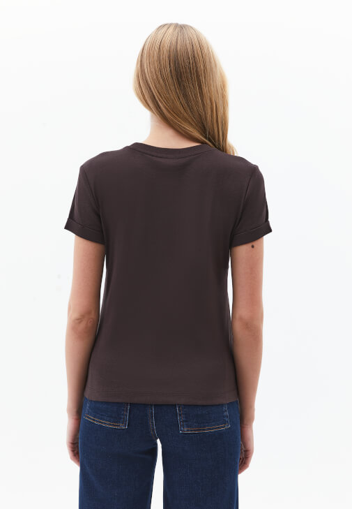 Sıfır Yaka Tişört ve Yün Karışımlı Ceket Kombini