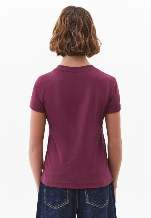 Pamuklu Tişört ve Tencel Şort Kombini