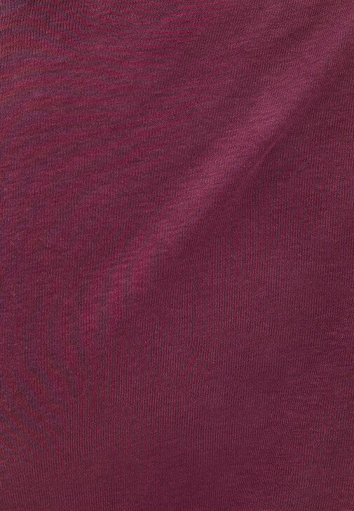 Pamuklu Tişört ve Tencel Şort Kombini