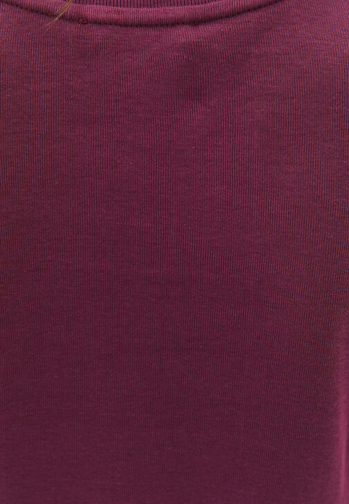 Pamuklu Tişört ve Tencel Şort Kombini