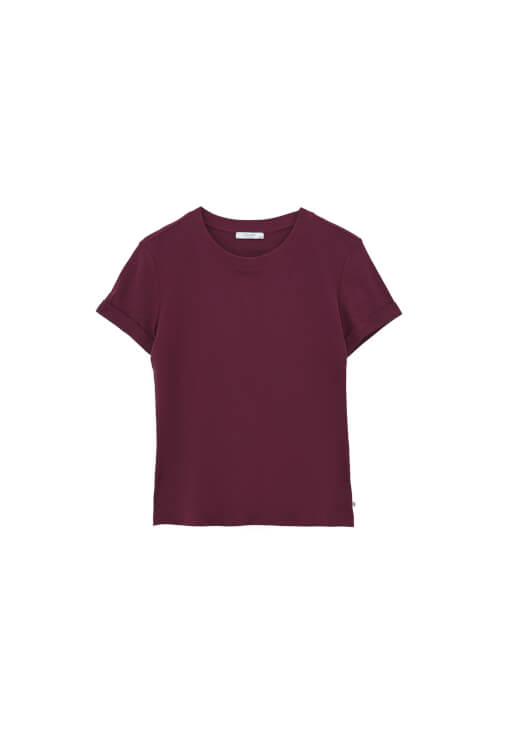 Pamuklu Tişört ve Tencel Şort Kombini