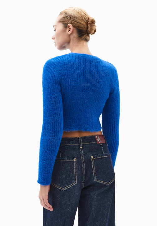 Crop Kazak ve Barrel-Fit Pantolon Kombini