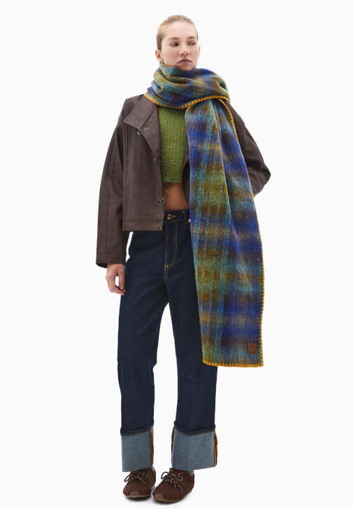 Yumuşak Dokulu Kazak ve Pantolon Kombini