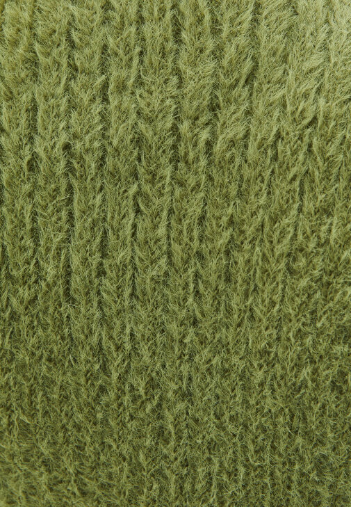 Yumuşak Dokulu Kazak ve Pantolon Kombini