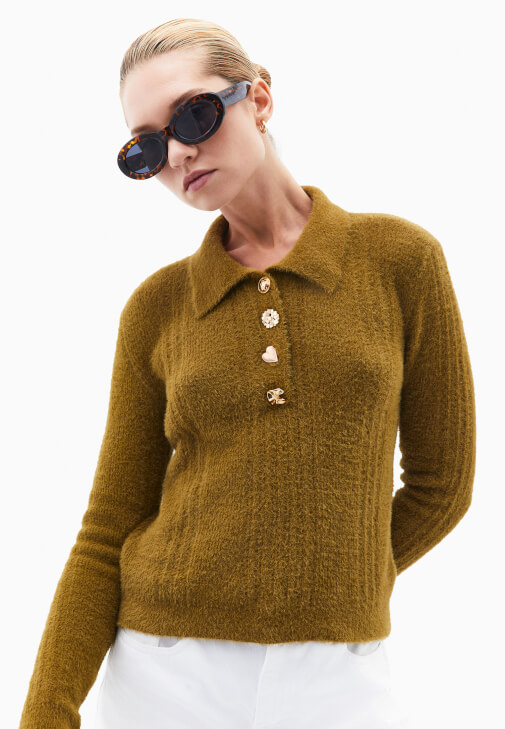 Polo Yaka Kazak ve Bol Paça Pantolon Kombini