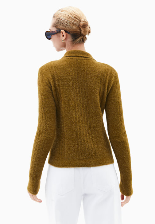 Polo Yaka Kazak ve Bol Paça Pantolon Kombini