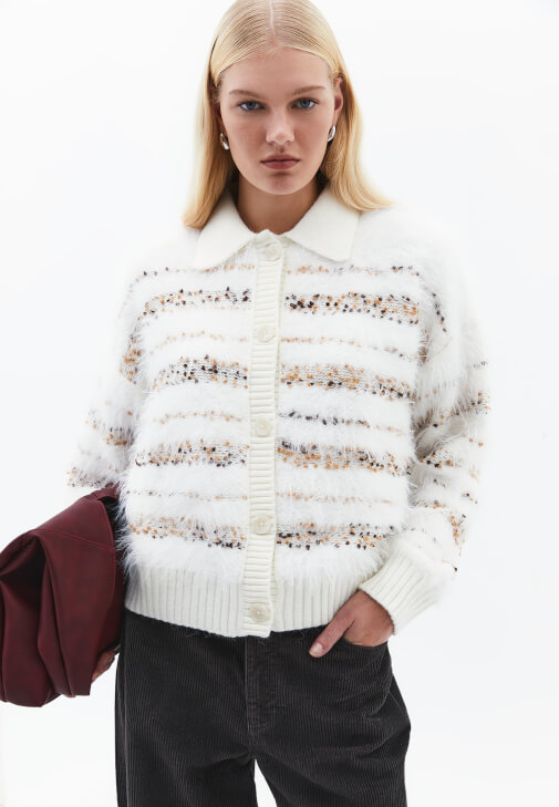 Krem Yumuşak Dokulu Düğmeli Hırka