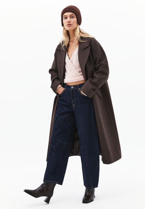 Kruvaze Kazak ve Barrel-Fit Pantolon Kombini