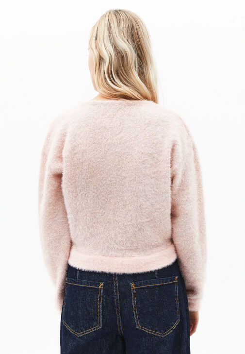 Kruvaze Kazak ve Barrel-Fit Pantolon Kombini