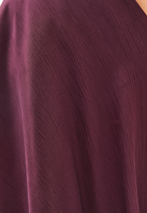 Saten Elbise ve Bantlı Topuklu Terlik Kombini