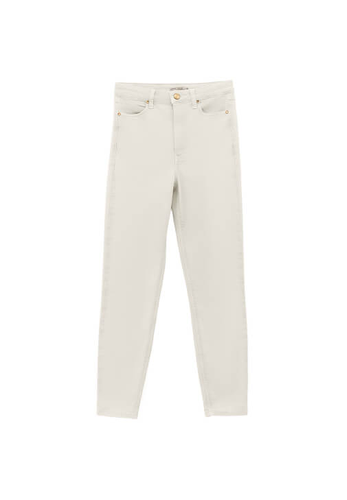 Skinny-Fit Pantolon ve Slim-Fit Gömlek Kombini