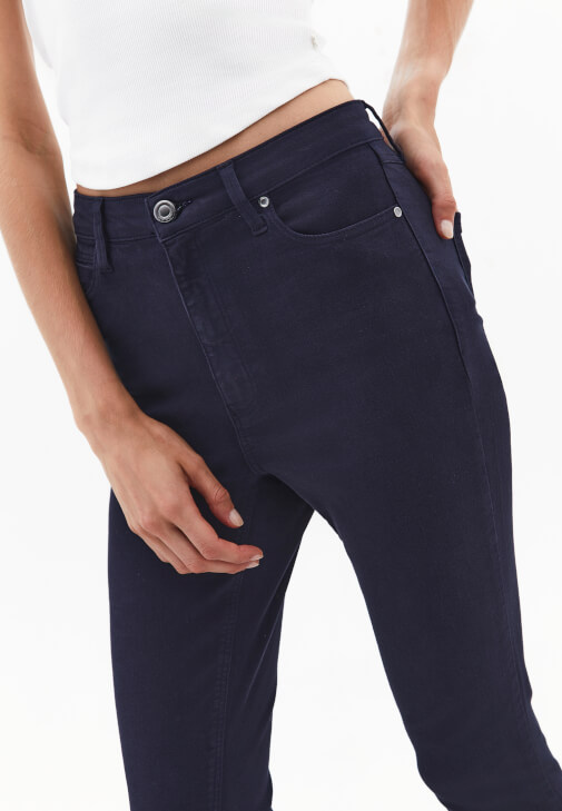 Skinny-Fit Pantolon ve Atlet Kombini