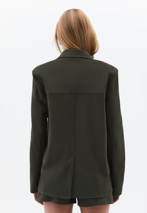 Süet Blazer Ceket ve Süet Şort Kombini