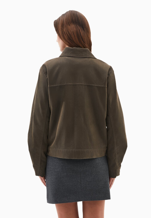 Süet Ceket ve Etek Kombini