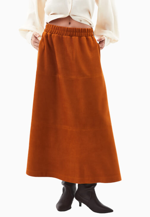 Süet Etek ve Modal Gömlek Kombini