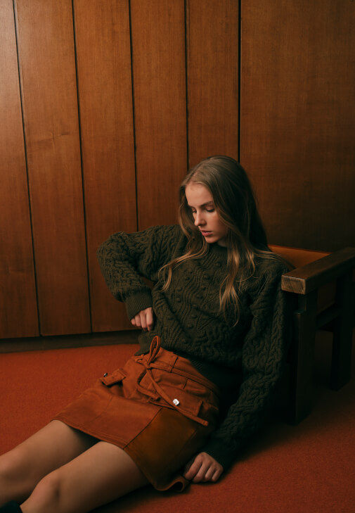 Kahverengi Kemerli Süet Mini Etek