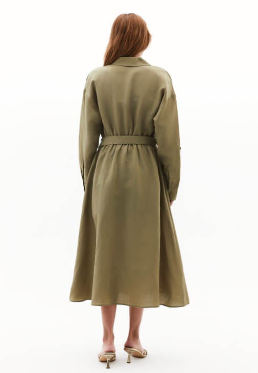 Keten Karışımlı Elbise ve Denim Kombini