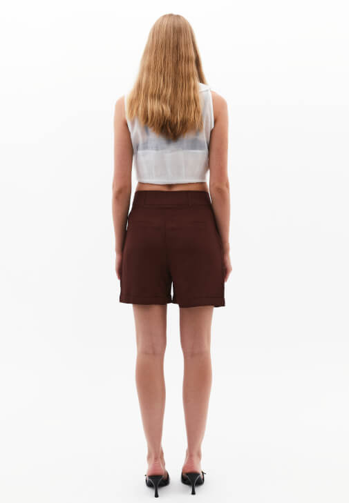 Keten Kısa Şort ve Tencel Bluz Kombini