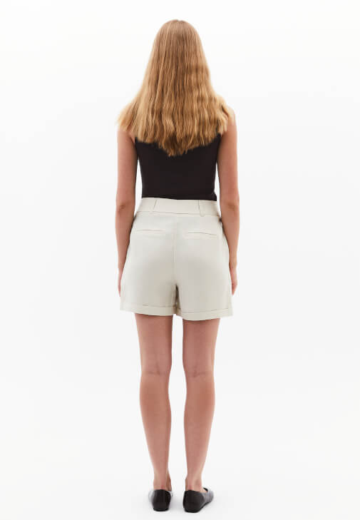 Keten Şort ve Modal Bluz Kombini