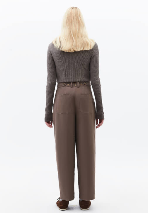 Balon Pantolon ve Yün Karışımlı Kazak Kombini