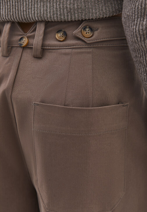 Balon Pantolon ve Yün Karışımlı Kazak Kombini