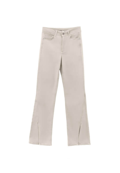 Bootcut Pantolon ve Pamuklu Gömlek Kombini