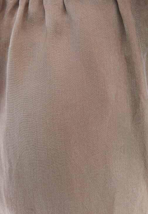 Straight-Fit Pantolon ve Loose-Fit Gömlek Kombini