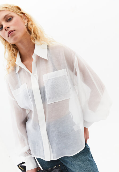 Tül Gömlek ve Denim Pantolon Kombini