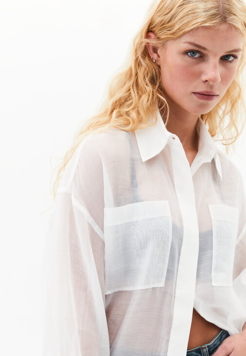 Tül Gömlek ve Denim Pantolon Kombini